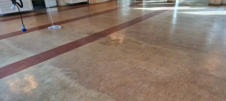 Golvrenovering matsal Stockbergsskolan före